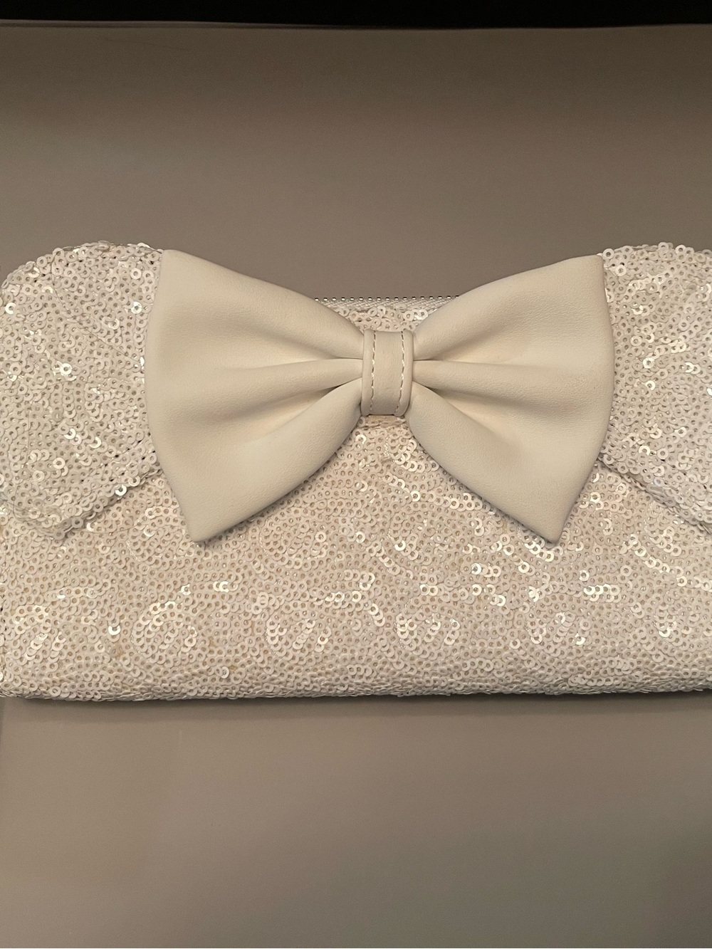Loungefly Disney Minnie Mouse Elegant Ivory Sequin Bow Clutch